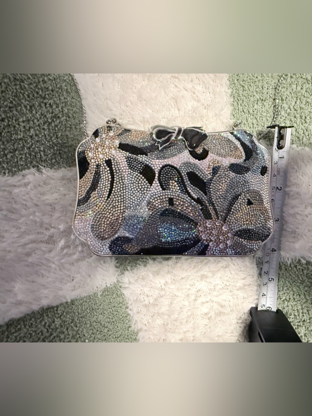 Judith Leiber Crystal Bow Minaudière NWT & Certificate - Picture 11 of 12